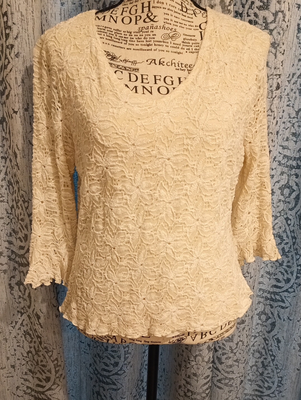 Dressbarn Cream Floral Lace Scoop-Neck Long Sleeve Top